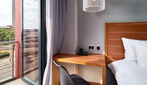 Superior King Room with Balcony and City View