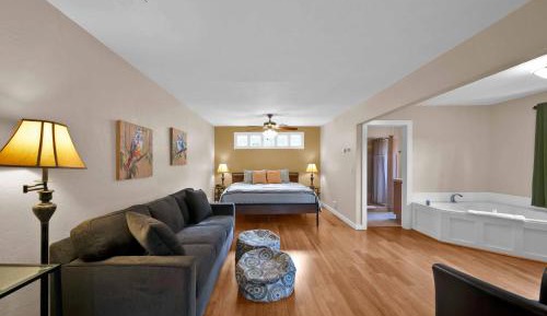 Deluxe King Room