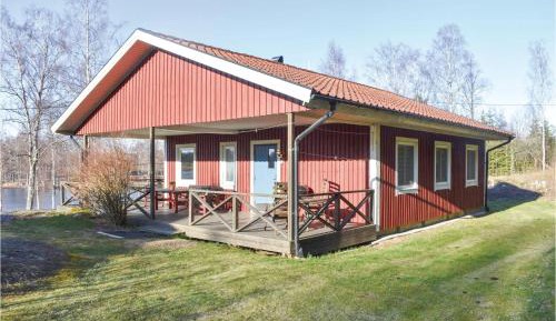 Three-Bedroom Holiday Home 