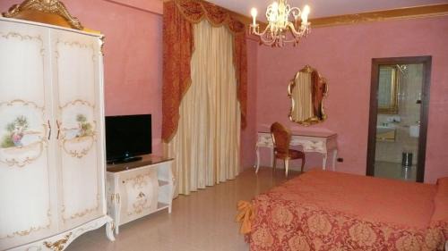 Luxury Triple Room