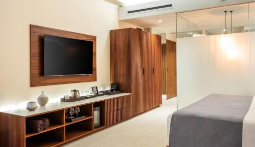 Junior Suite Golf View Double Bed