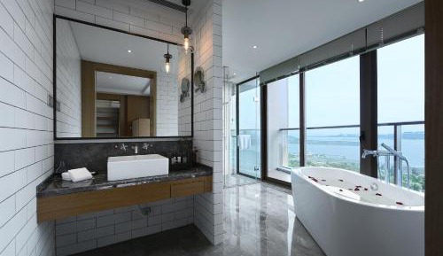Deluxe Suite with Sea View