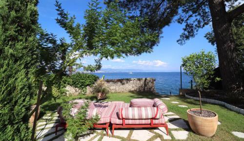 Two-Bedroom Apartment with Sea View