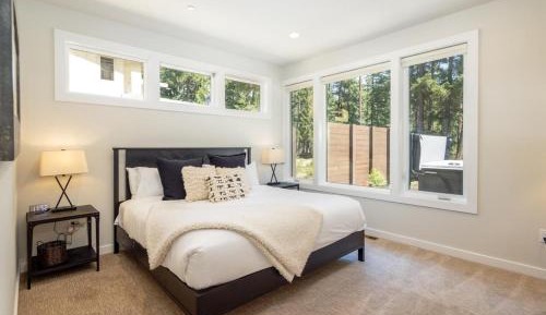 Six-Bedroom Holiday Home
