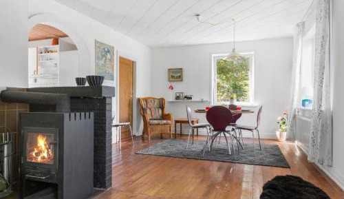 One-Bedroom Holiday Home