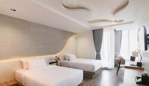 Premier Deluxe Triple Room