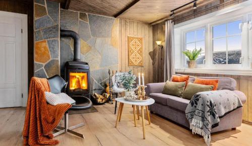 Eight-Bedroom Holiday Home