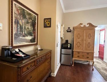 Standard Queen Room