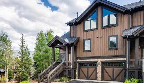 Three-Bedroom Holiday Home 