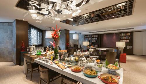 Continental Club - Deluxe Double or Twin Room with Free Mini-bar