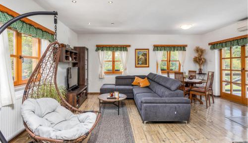Three-Bedroom Holiday Home 