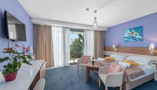 Deluxe Double or Twin Room with Sea View