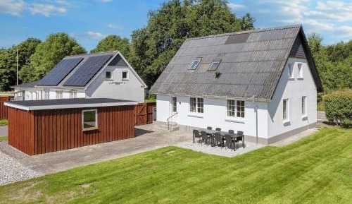 Four-Bedroom Holiday Home