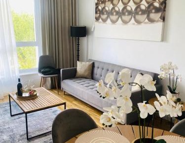 Apartment with Garden View