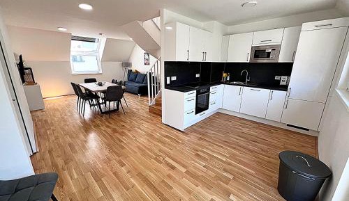Three-Bedroom Apartment with Balcony