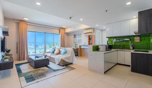 Three-Bedroom Deluxe Apartment