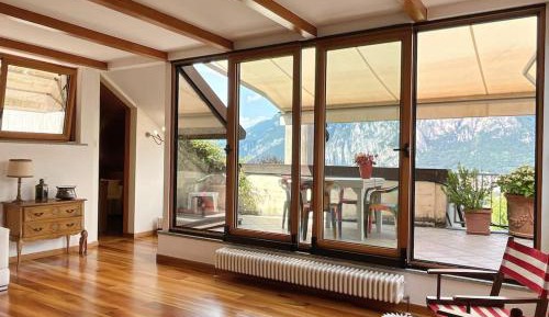 Three-Bedroom Apartment with Balcony