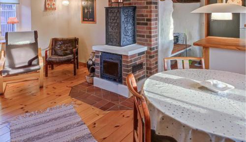 One-Bedroom Holiday Home
