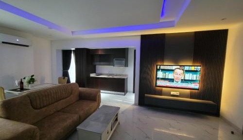 Two-Bedroom Deluxe Apartment with Balcony