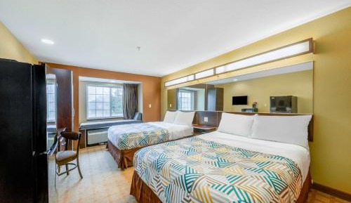 Queen Room with Two Queen Beds - Non-Smoking