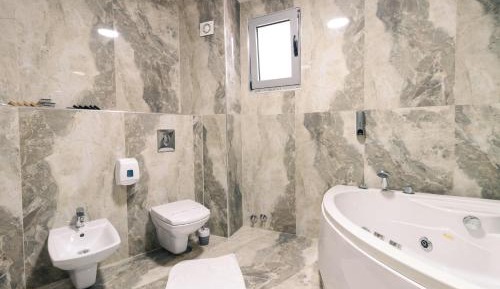 Deluxe Family Suite