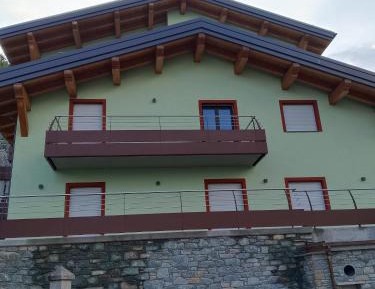 One-Bedroom Apartment with Garden