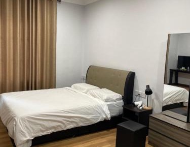 Queen Room