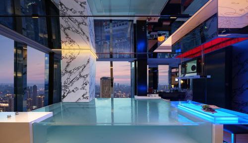 Baroque Tower - 270° Private Deluxe Suite - Oversize Bathtub