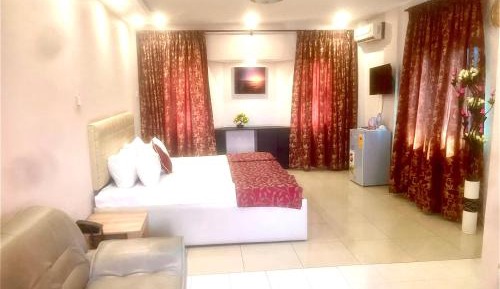 Deluxe King Room