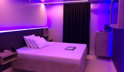 Deluxe Queen Suite