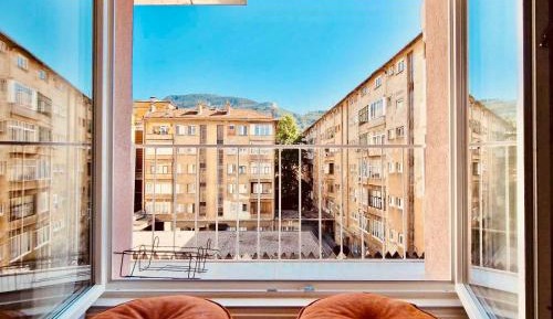 One-Bedroom Apartment - Non-Smoking