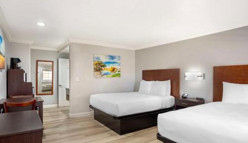 Queen Room with Two Queen Beds - Non-Smoking