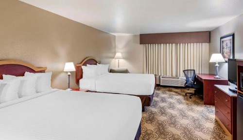 Queen Room with Two Queen Beds - Non-Smoking