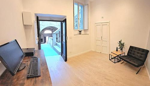 Deluxe Double Room with Shower