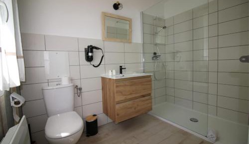 Twin Room with Private Bathroom