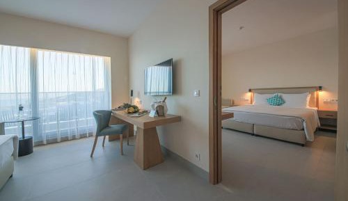 Family Connecting Room – Deluxe
