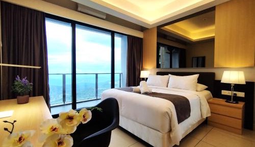 Suite with Mountain View