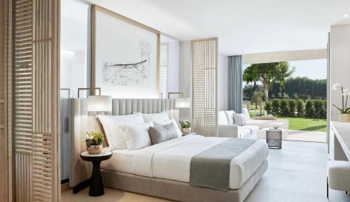 One Bedroom Suite Private Garden