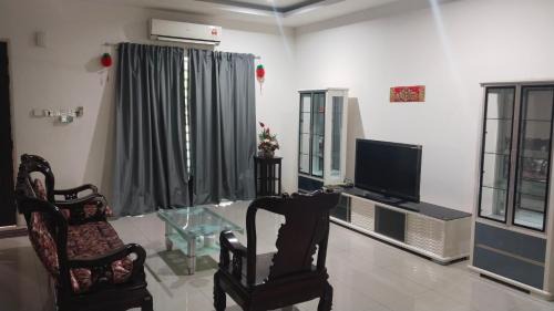 Four-Bedroom Holiday Home