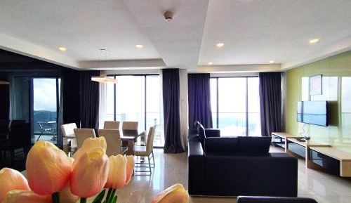Three-Bedroom Superior Apartment