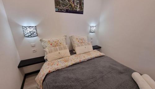 Deluxe Double Room with Shower