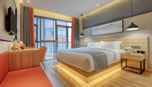 Queen Room With View