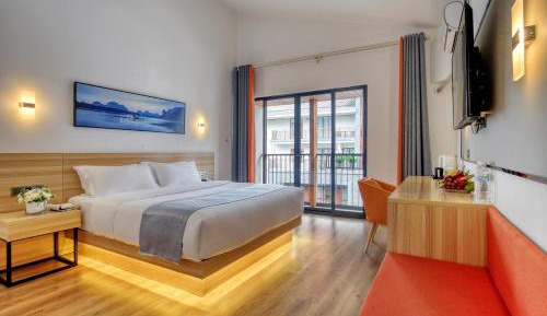 Mountain View Balcony King Room