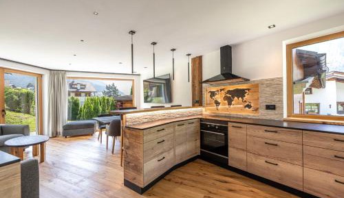 Apartment with Mountain View