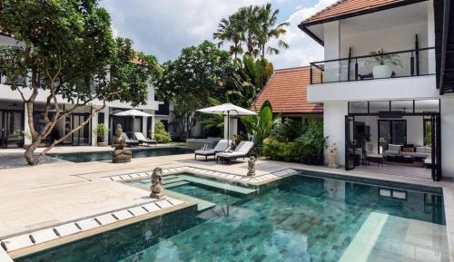 9BR Luxury Villa | 2 Pools, Gym & Chef on Request