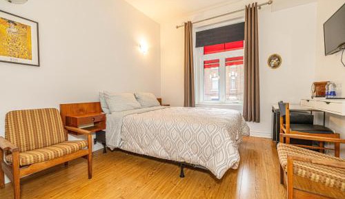 Double Room with Private Bathroom