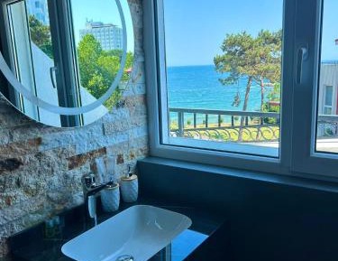 Deluxe Double Room with Balcony and Sea View