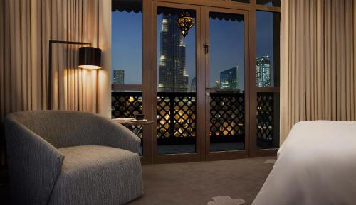 King Suite with Sofa Bed and Premier Landmark View