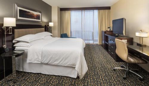 Larger Guest room, 1 King