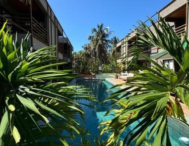 Apartment with Pool View 
